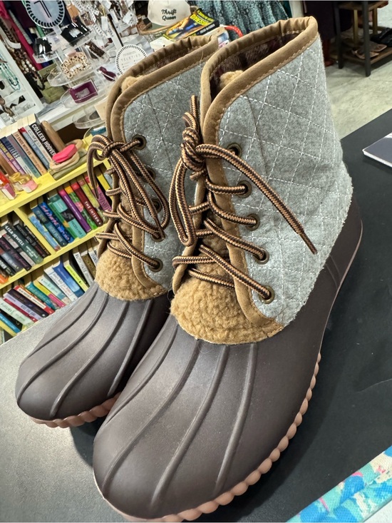Simply Southern Shoes - Simply Southern Quilted Gray and Brown Lace-Up Duck Boots